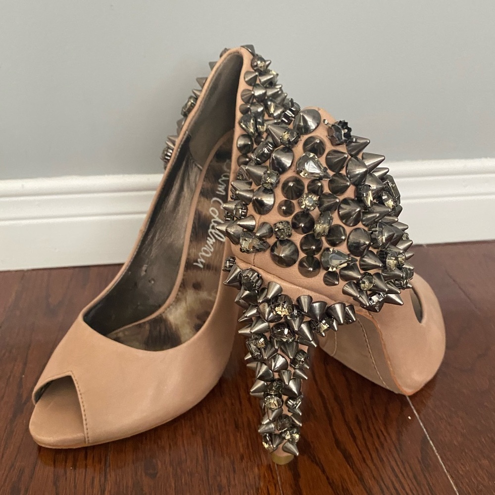 Sam Edelman size 6 beige SPIKE heels